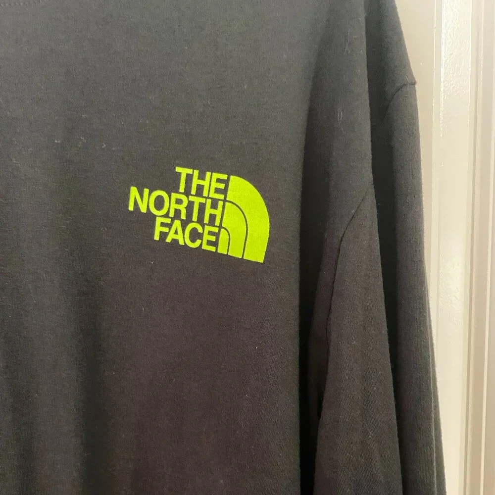 The North Face graphic never worn